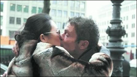 我今年18,每次上男友家,他总是吻我,吻着吻着就