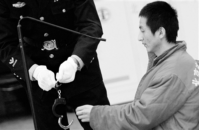 <em>日本漫画</em>,是一个叫邪恶的<em>哥哥</em>,然后<em>妹妹和</em>一个