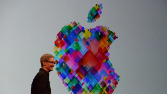 6月11日，苹果公司首席执行官蒂姆·库克在美国旧金山举行的2012年全球开发者大会（WWDC）上演讲。当日，苹果公司在旧金山举行的2012年全球开发者大会上发布包括新一代的Macbook Pro笔记本电脑和iOS6系统在内的新产品。