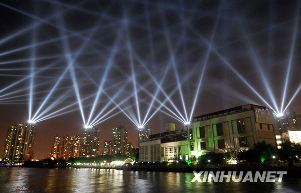 Система освещения реки Сучжоухэ Шанхая сдана в тестовую эксплуатацию в преддверии Дня образования КНР