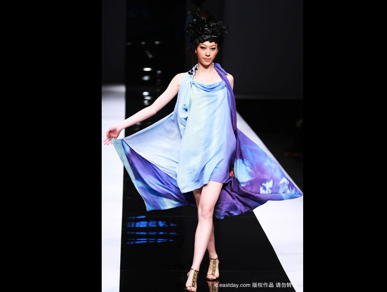 Лучшие фотографии с демонстрации коллекций одежды весенне-летнего сезона 2010 года на Китайской международной неделе моды