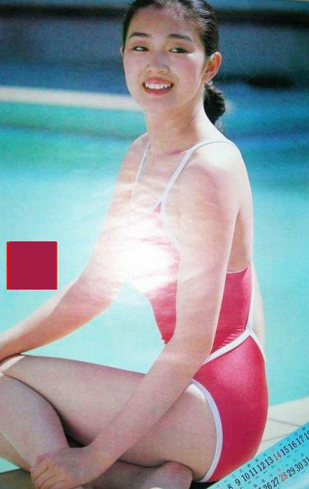 Старые фотографии Гун Ли в купальнике