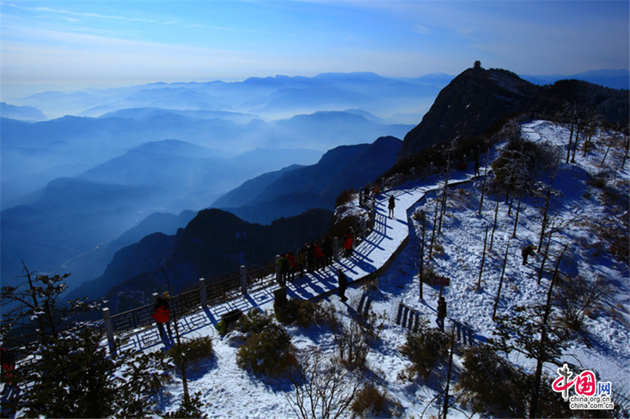 Сказочные зимние пейзажи гор Эмэйшань