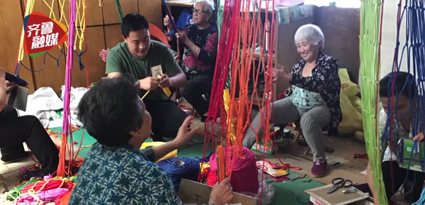 Abuelitas del este de China ganan más de $600.000 tejiendo redes