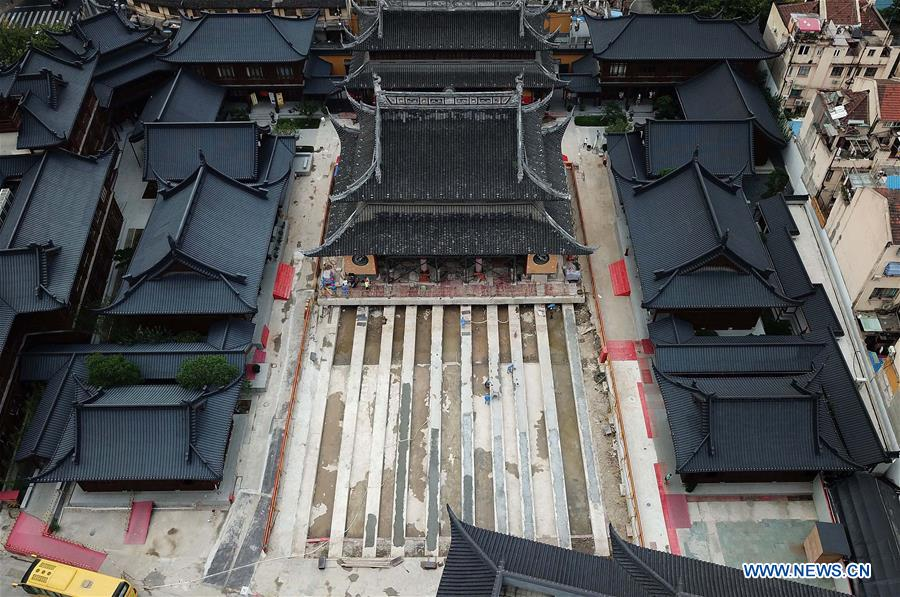 Mueven la sala de un templo en Shanghai 1