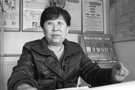 Zhang Huimin, 64, a village doctor in Tongzhou district of Beijing, has been helping to treat villagers and aid them in various aspects of their lives since she graduated from medical school 48 years ago.