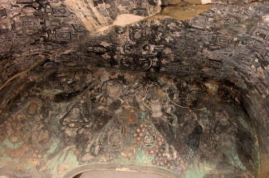 The Kumutula Grottoes is located 30 kilometers southwest of Kuqa County, Xinjiang Uyghur Autonomous Region.