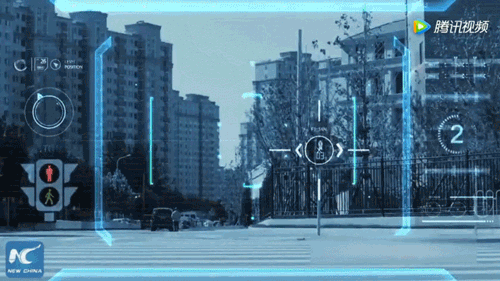 外媒：中国人开始用智能机器人送快递了