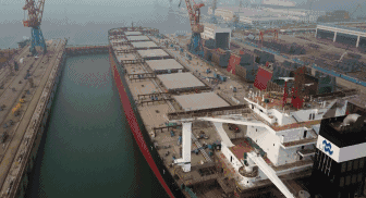 中国造世界最大矿砂船个头不输航母 承担什么任务？