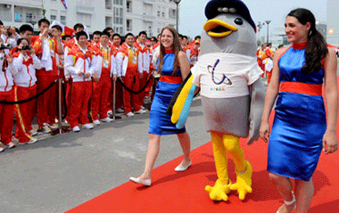 The mascot of the 25th World Universiade enters the meeting place ahead of the flag-raising ceremony of Chinese delegation at the Universiade Village in Belgrade, Serbia, June 30, 2009. The 25th World University Games will be on staged on July 1-12 in Belgrade.