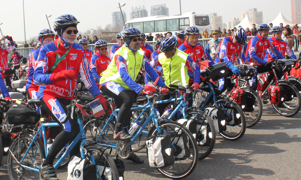 Olympic cycling tour kicks off in Beijing