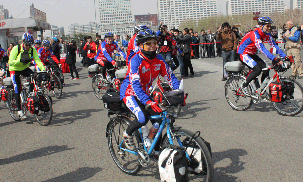 Olympic cycling tour kicks off in Beijing