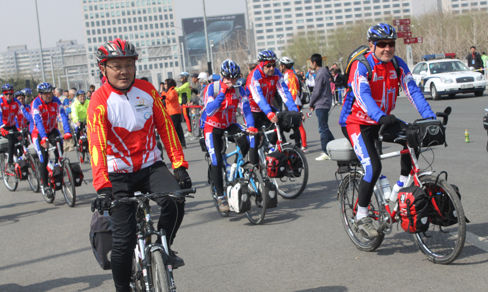 Olympic cycling tour kicks off in Beijing