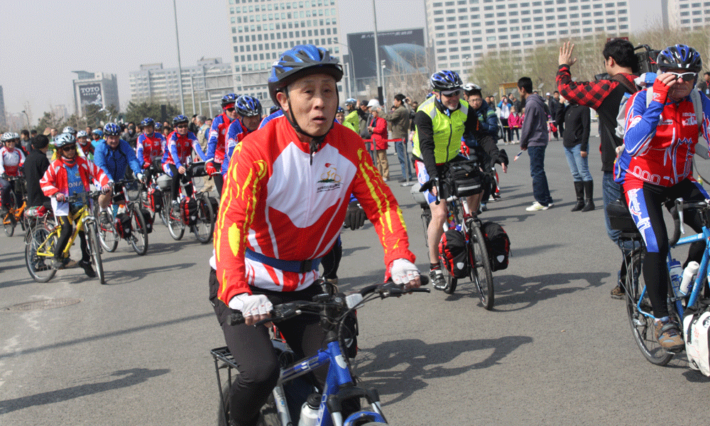 Olympic cycling tour kicks off in Beijing