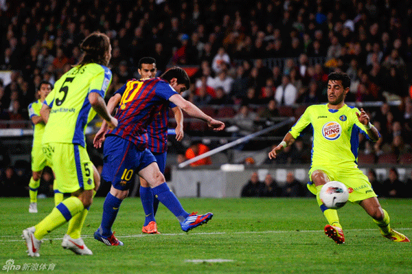 Leo Messi scored his 61st goal of the season during Barcelona's 4-0 win over Getafe in La Liga on April 10, 2012.