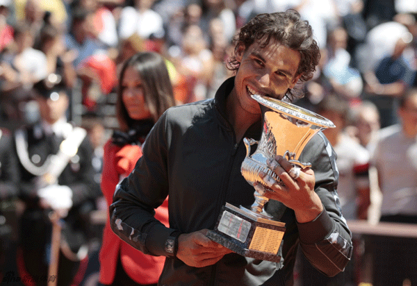 Rafael Nadal celebrated with the trophy. 