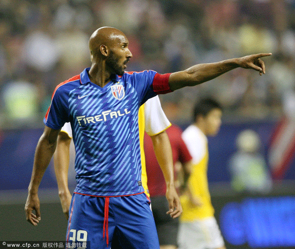  Nicolas Anelka in action during a Chinese Super League match.