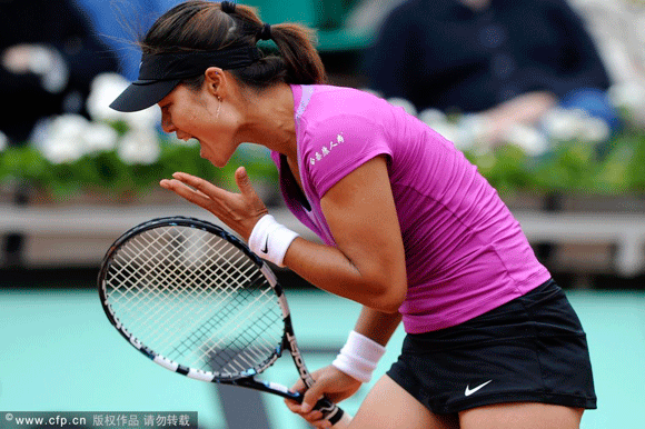 Li Na looked to be in control of her fourth-round match, but was beaten by Yaroslava Shvedova's greater consistency.
