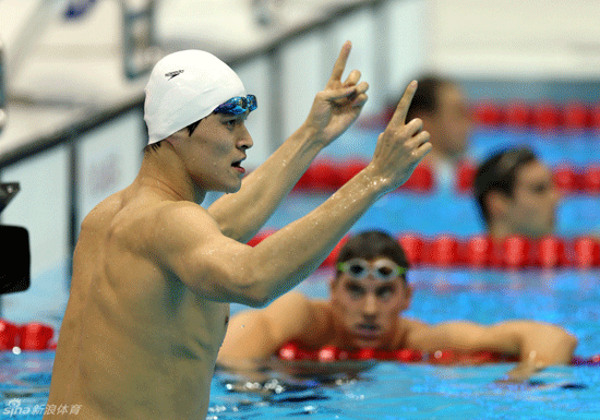 China's Sun Yang takes the gold and breaks the Olympic record.