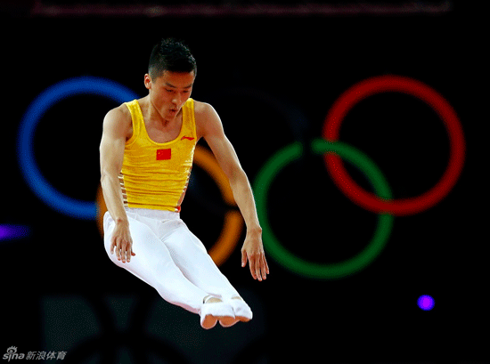  Dong Dong claims men's trampoline gold medal at the London Olympic Games.