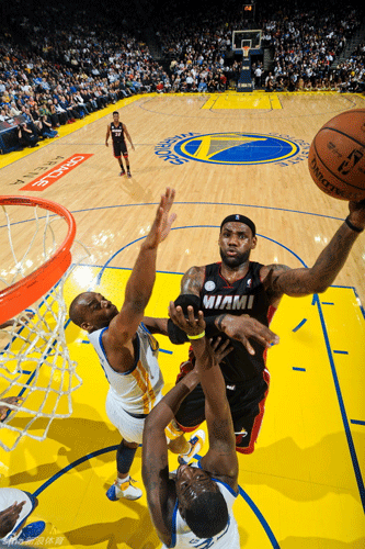 LeBron James goes up for a basket in Miami's 92-75 victory over Golden State on Jan.17, 2013.