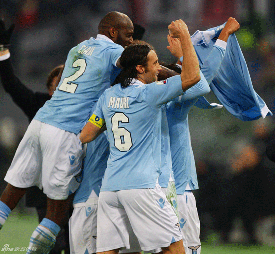 Lazio players celebrate advancing to Coppa Italia final after beating Juventus.