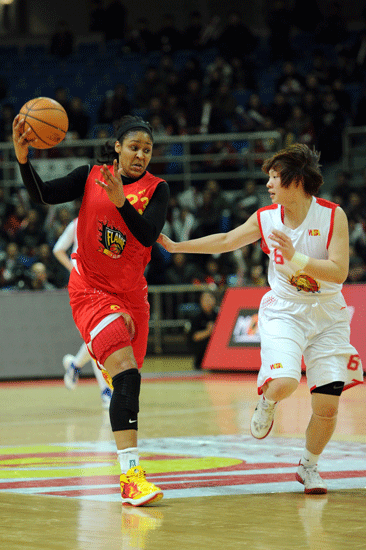 Maya Moore of Shanxi scored 53 points to inspire Shanxi to win in Game 1 of the WCBA Finals on Jan.29, 2013.