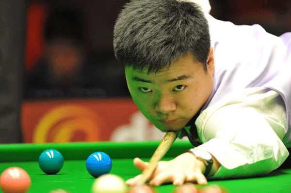 Ding Junhui won a wonderful match 4-3 against Mark Allen at the Dafabet Players Tour Championship Grand Finals, making three centuries including a 147.