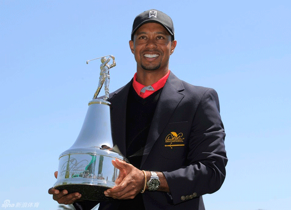  Tiger Woods wins the PGA Tour's Arnold Palmer Invitational.