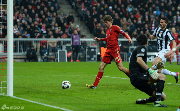 Thomas Mueller scored the second goal for Bayern Munich.