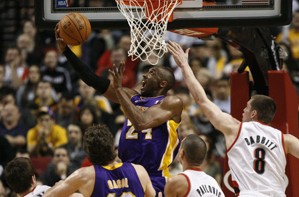  Kobe Bryant scores 47 points in big win for Lakers.