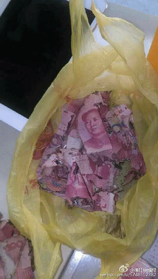 Wu's buried money decayed over the years.[Photo/Sina Weibo]