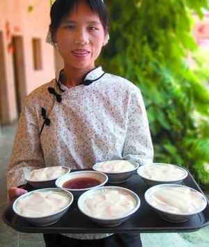 豆腐花加上姜糖，是浓重的客家味