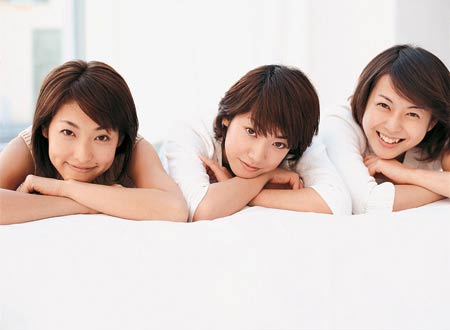 当三个美女同时爱上他…
