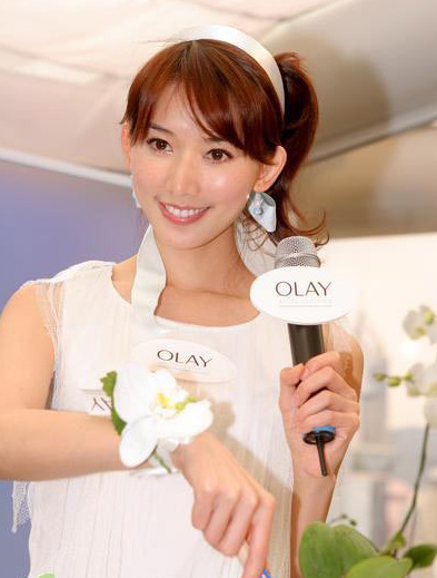 完美肌肤 养眼玉兰油广告美女(组图)