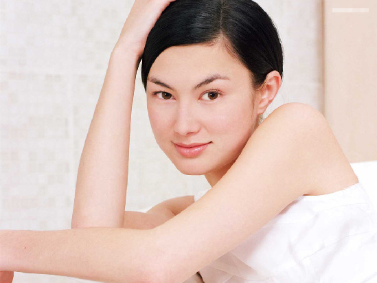 完美肌肤 养眼玉兰油广告美女(组图)