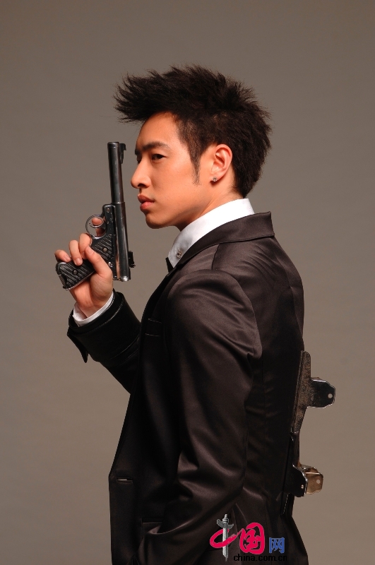 潘玮柏减肥成效显著 《玩酷》露出小蛮腰(图)