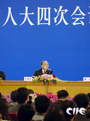 李肇星就国际形势和我国的外交政策答中外记者问