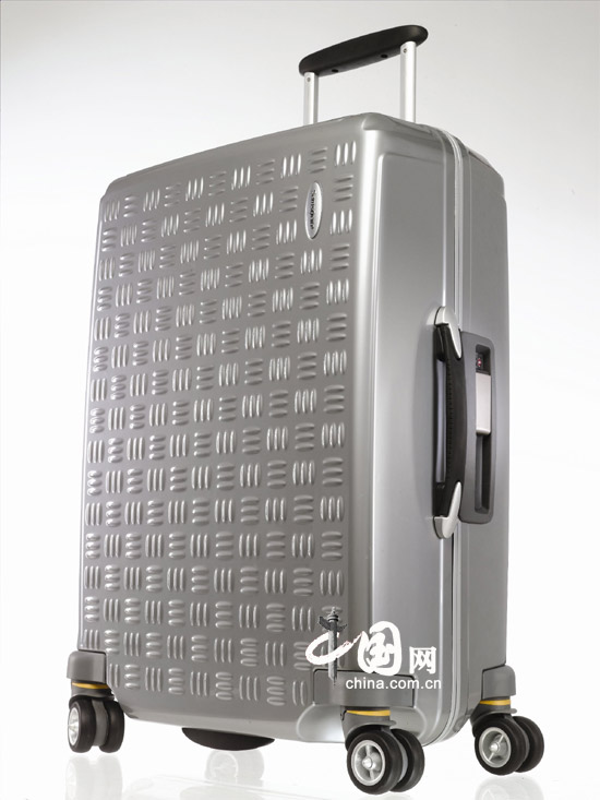 世界优质旅行箱包和配件的领导者Samsonite，隆重推出Graviton箱包系列—这一系列以非凡的功能性引导产生了相得益彰的伟大设计。遵照现代工业设计的理念—功能产生设计（Form Follows Function）—Graviton系列的独特之处在于融合极致强韧和相当轻巧的设计模式。Samsonite Graviton系列是这场设计运动的最新杰作。