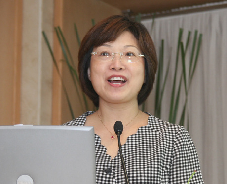 资深营养学专家、上海交通大学医学院教授蔡美琴女士
