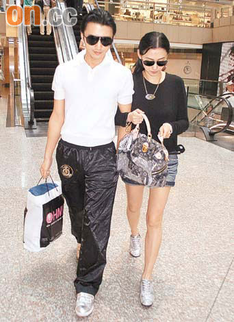 张柏芝夫妻恩爱 产后瘦身成功当街秀美腿(图)