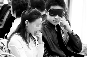 京城首现相亲“黑暗约会” 被戏称为“瞎聊” 京城首现相亲“黑暗约会” 被戏称为“瞎聊”