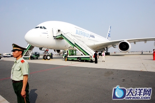 空客A380飛抵廣州 窺探&apos;空中巨無霸&apos;內部設施[組圖]