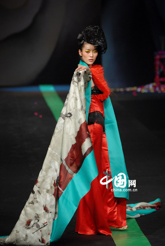 美轮美奂 祁刚华美服饰精彩发布(图)