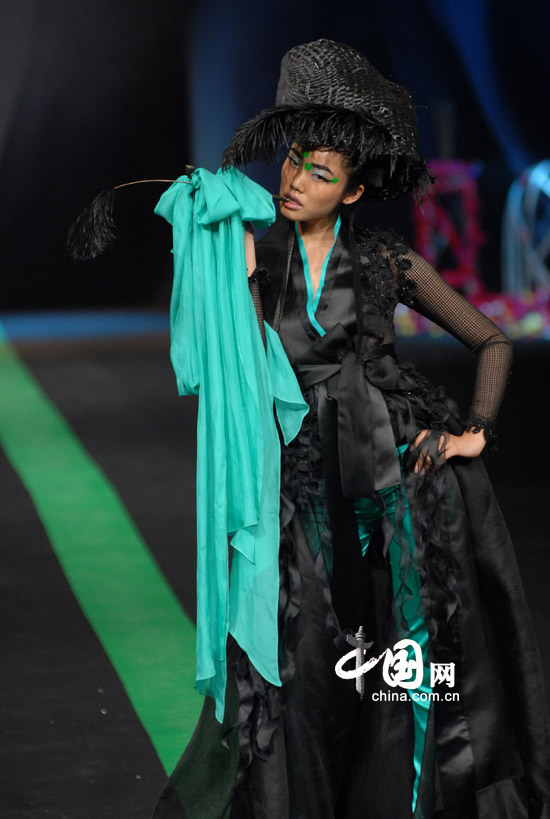 美轮美奂 祁刚华美服饰精彩发布(图)