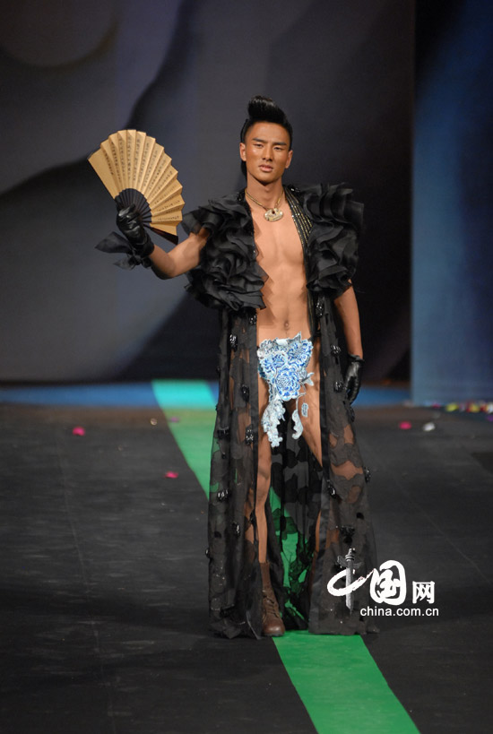 祁刚男装若隐若现的性感不止是诱惑(图)