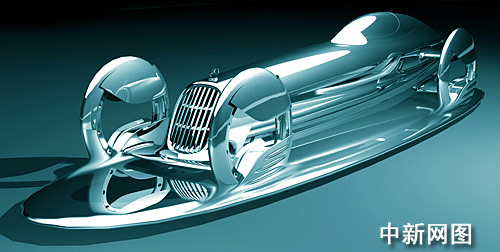 梅塞德斯-賓士銀箭，個性化再現二戰前賓士公司設計的賽車形態，它將使用的微型金屬粒子材料，能夠讓外觀根據電腦預設模型而進行隨時變形。為了便於存放，整輛車可以溶成一個金屬漿，在你想駕駛它時重新依靠磁力來形成車型。 