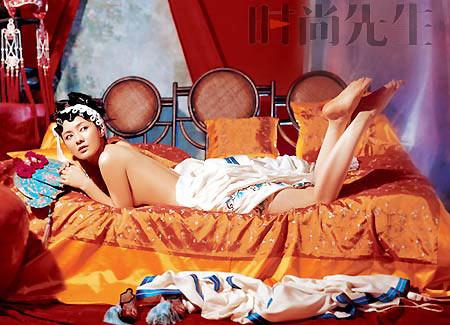 胡可扮潘金莲薄纱遮体色诱西门庆(组图)(5)
