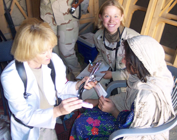 參加過阿富汗作戰的靚麗女兵 參選美國小姐[組圖]