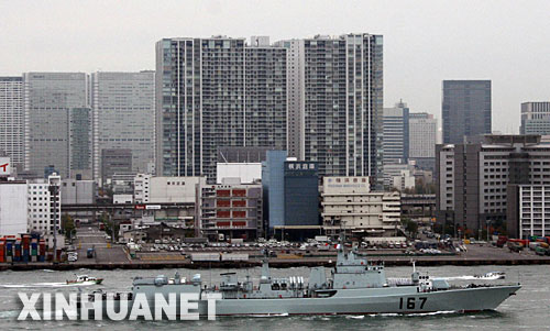 11月28日，中國人民解放軍海軍“深圳”號導彈驅逐艦駛入日本東京灣。當地時間28日上午9時30分，“深圳”號導彈驅逐艦抵達東京，開始對日本進行首次為期4天的友好訪問。
